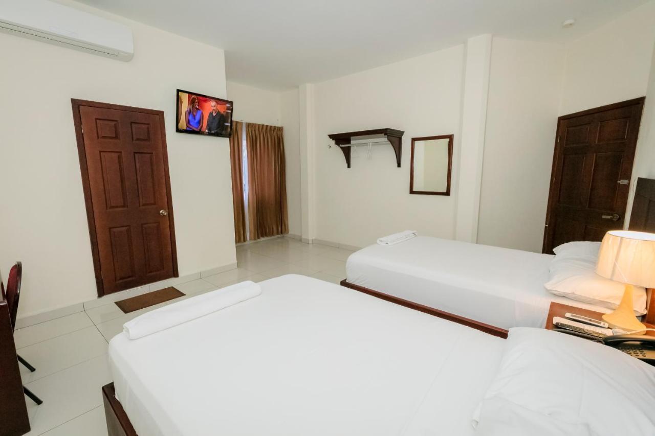 Hotel Mediterraneo Inn Santa Rosa de Lima Esterno foto