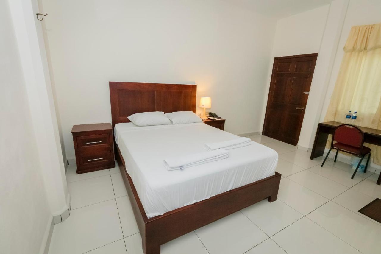 Hotel Mediterraneo Inn Santa Rosa de Lima Esterno foto