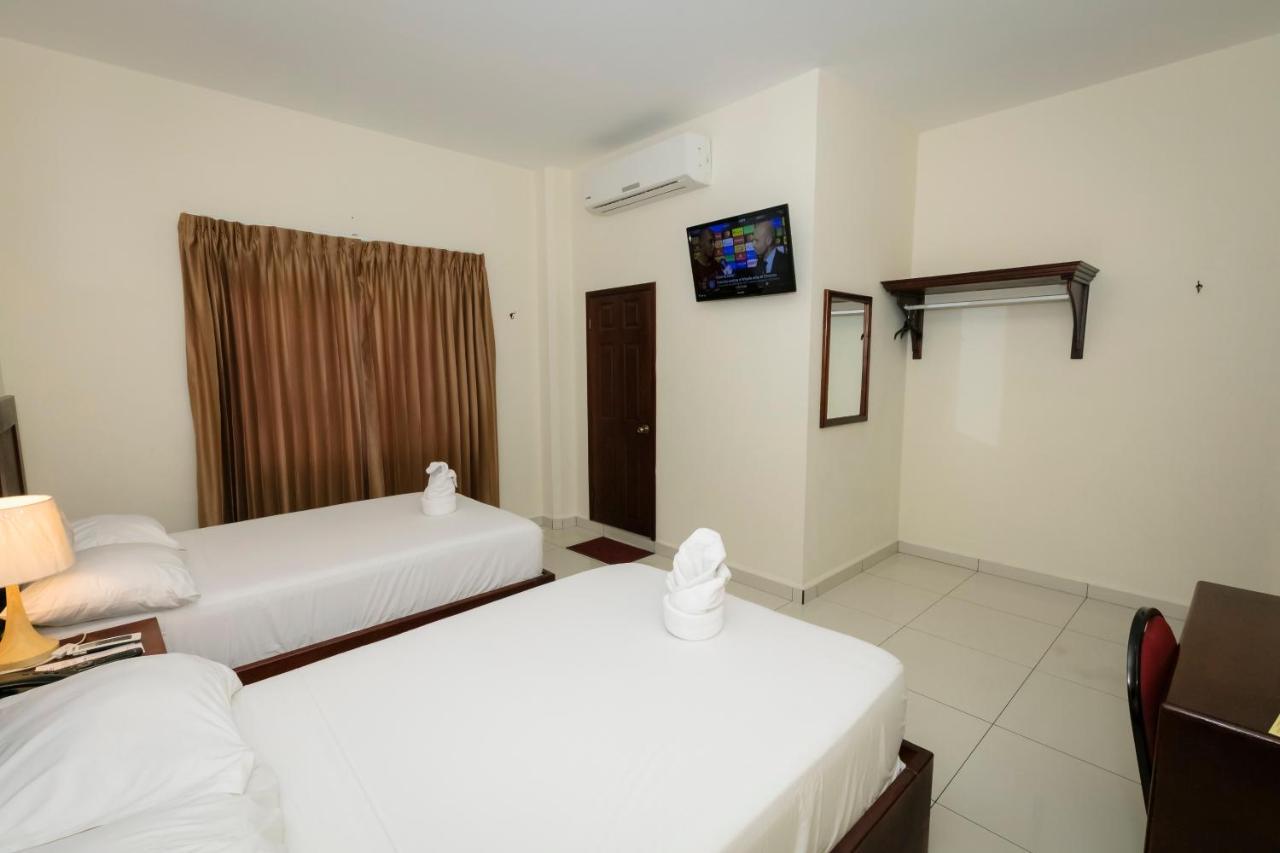 Hotel Mediterraneo Inn Santa Rosa de Lima Esterno foto
