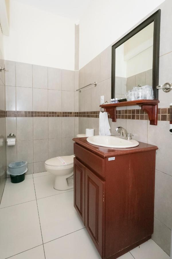 Hotel Mediterraneo Inn Santa Rosa de Lima Esterno foto