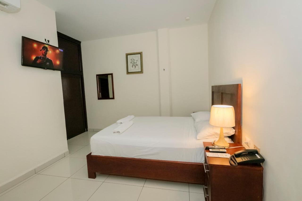 Hotel Mediterraneo Inn Santa Rosa de Lima Esterno foto