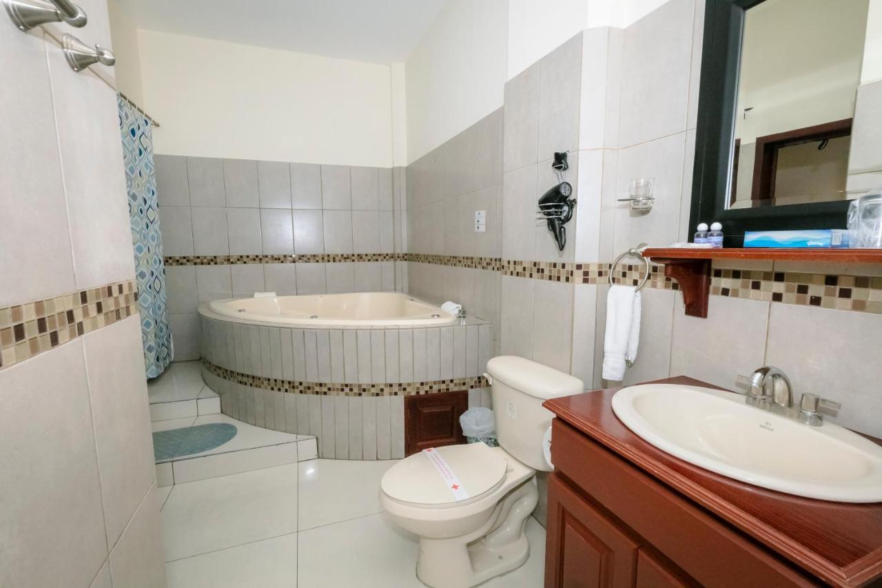 Hotel Mediterraneo Inn Santa Rosa de Lima Esterno foto