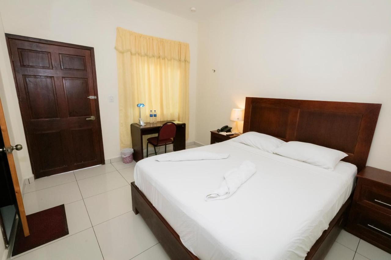 Hotel Mediterraneo Inn Santa Rosa de Lima Esterno foto