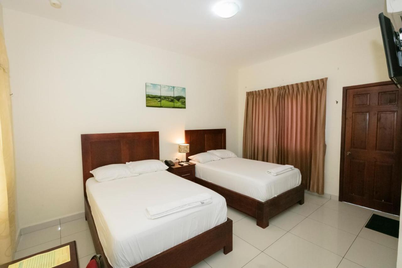Hotel Mediterraneo Inn Santa Rosa de Lima Esterno foto